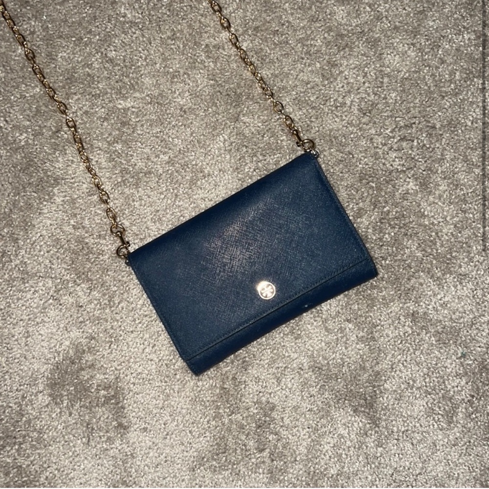 Tory Burch wallet bag (chain can come on and off )